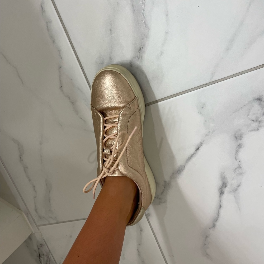 Anthropologie shoes size 8 platform sneakers rose gold